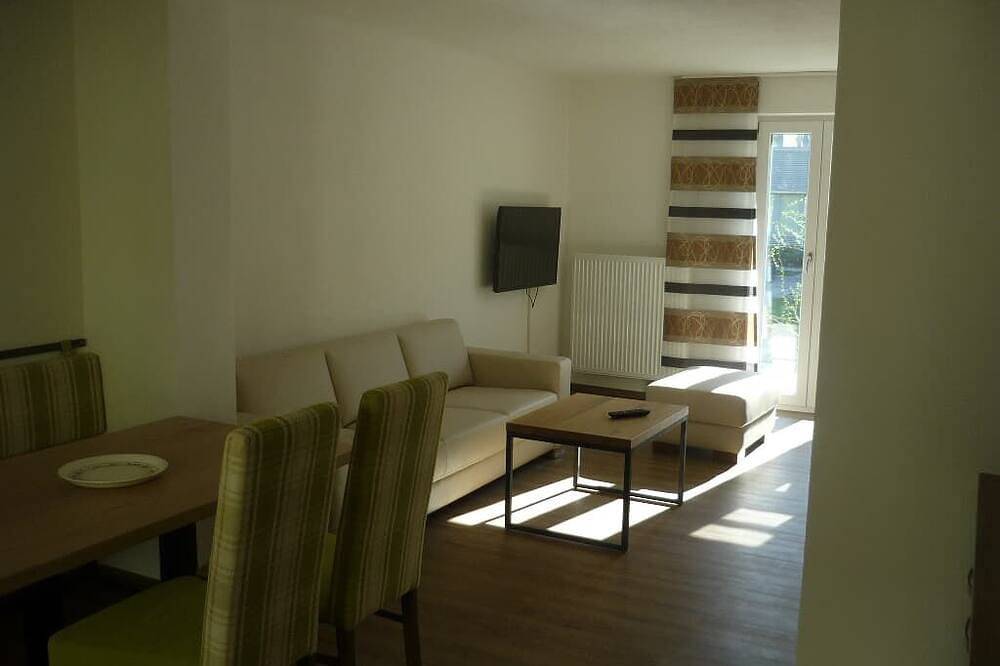 Ganze Wohnung, Feriendomizil mit Doppelbett, Stockbett und Balkon in Obernzell, Ostbayern