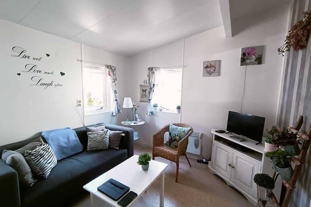 Chalet au camping Le Verdoyer**** Dordogne France 4 pers./2 chambres in Champs-Romain, Parc naturel régional Périgord-Limousin