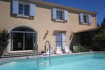 Cottage pour 6 personnes, avec jardin et terrasse dans Abbaye de Saint Michel de Frigolet