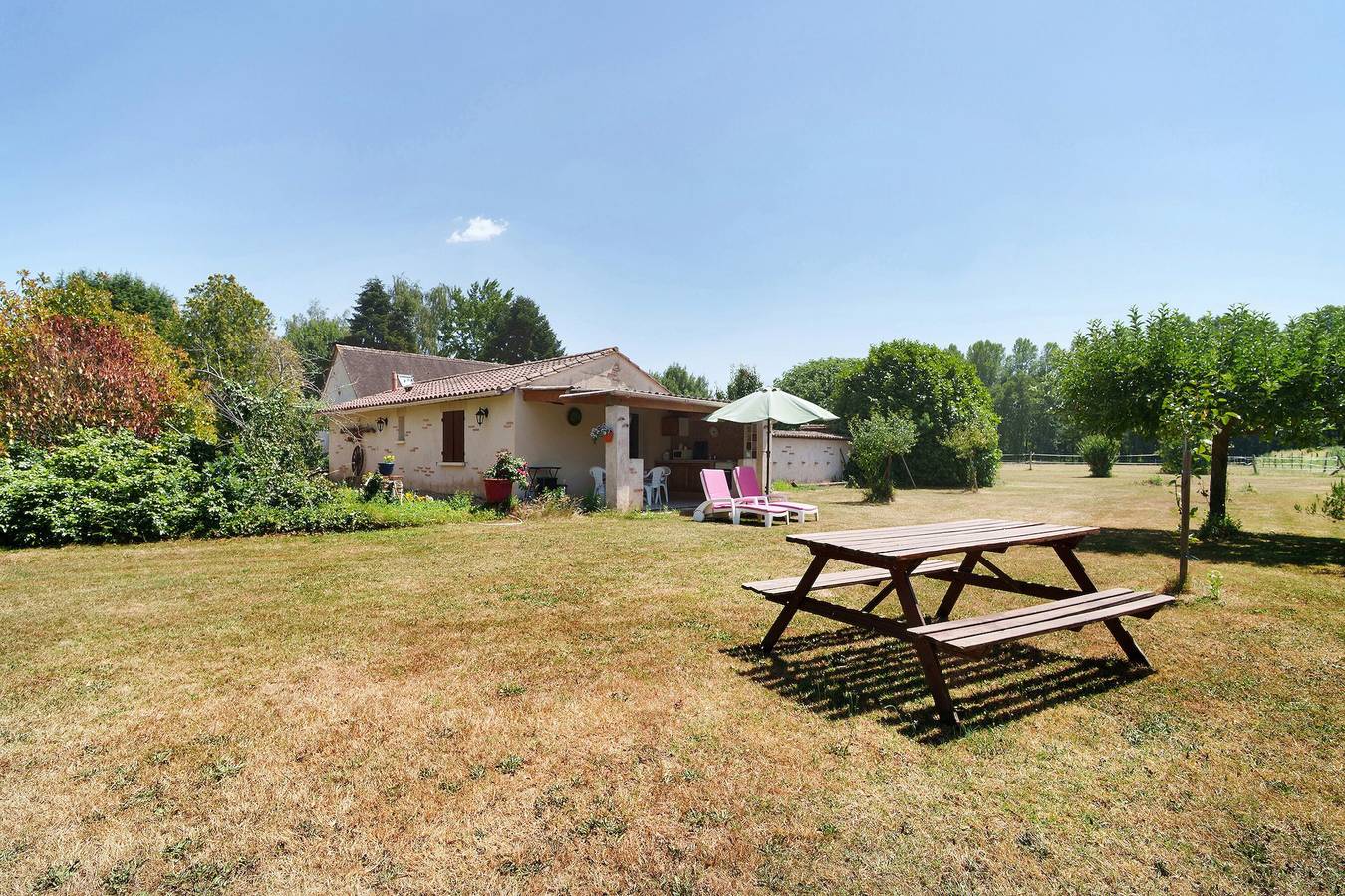 Bed & Breakfast 'Chambre Double Carpediem Bergerac' met gedeelde tuin, wifi en airconditioning, foto 13