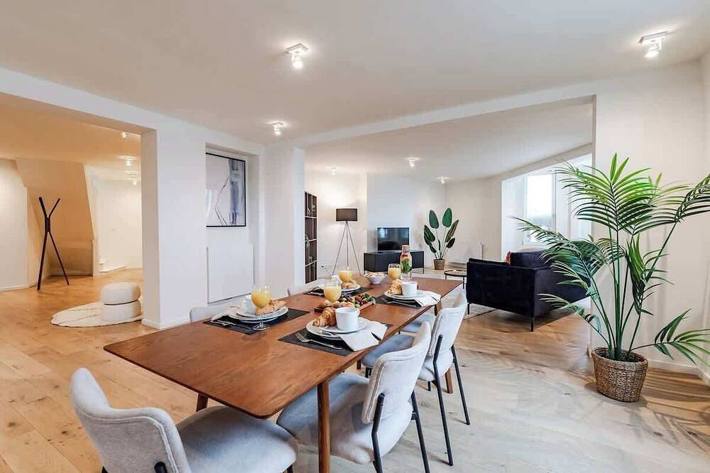 Ganze Wohnung, Luxury Penthouse with Panoramic Views 3Br in Etterbeek, Flandern