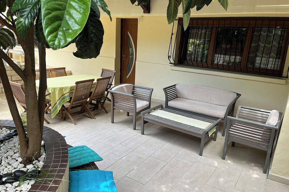 Entire apartment, 3-room apartment with terrace and garden in Antony, Hauts-de-Seine