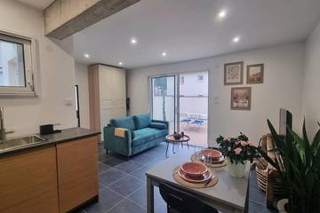 Gîte pour 2 personnes, avec jardin à Montrond-les-Bains