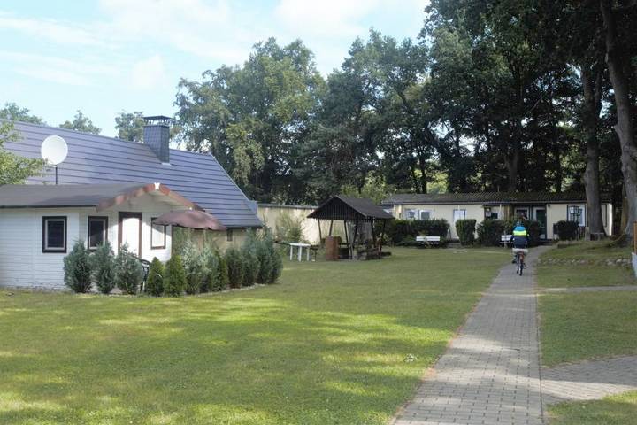 Bungalow für 4 Personen, mit Terrasse und Garten sowie Ausblick in Korswandt