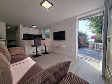 Ferienwohnung für 2 Personen, mit Garten in Njivice