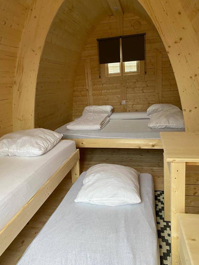 Location de vacances pour 4 personnes, avec jardin ainsi que piscine et vue dans Sainte-Suzanne-et-Chammes - 4