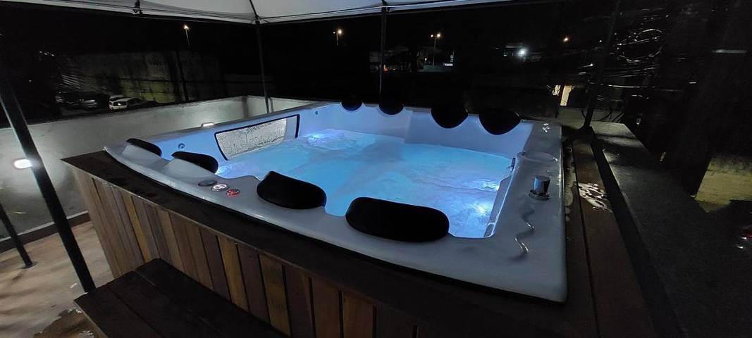 Casas e apartamentos de temporada para 2 pessoas, com jacuzzi e balcão em Porto Novo