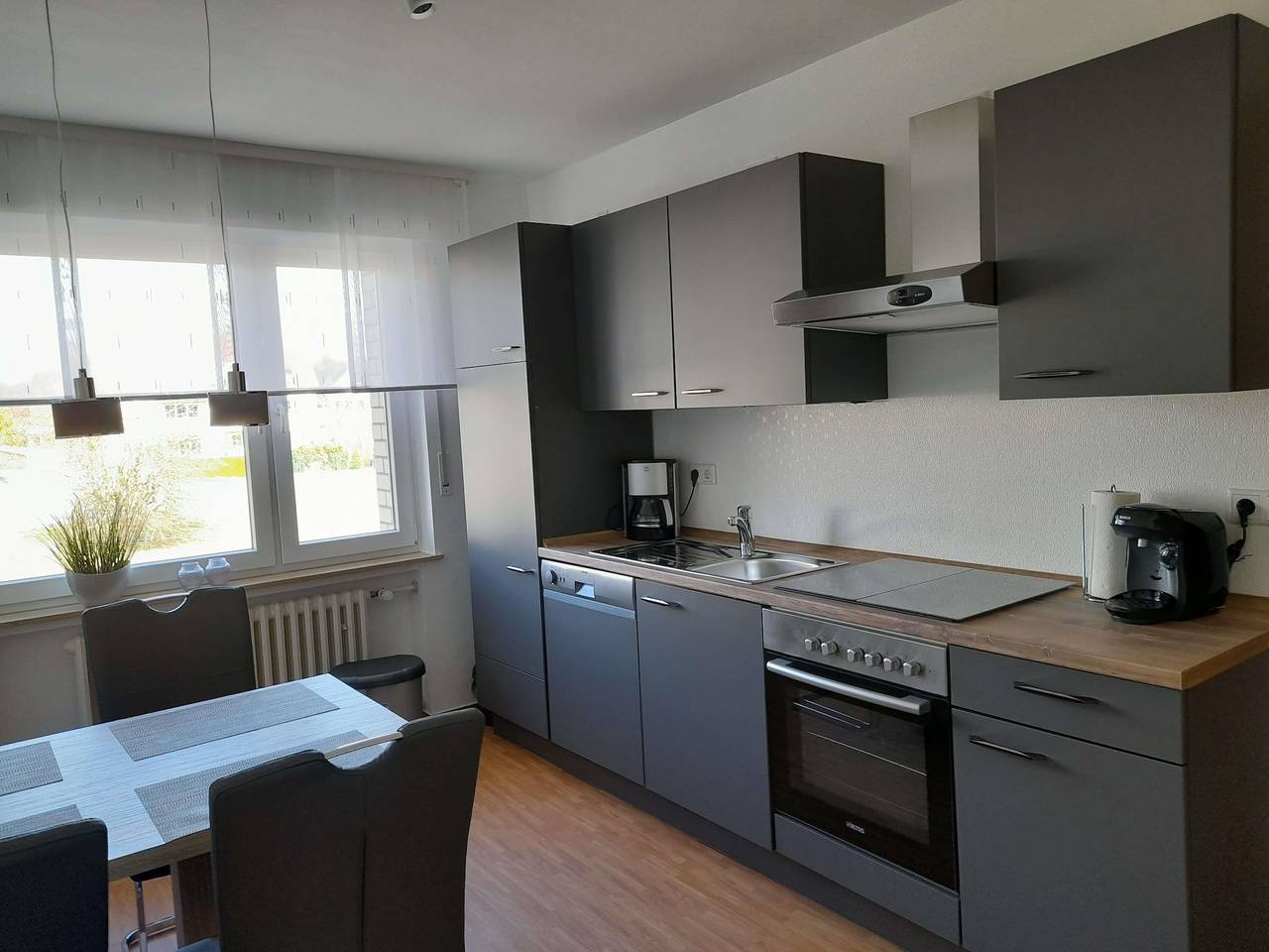 Apartamento vacacional entero, Appartement/Fewo, Dusche, Wc, Balkon in Bad Driburg, Distrito de Höxter