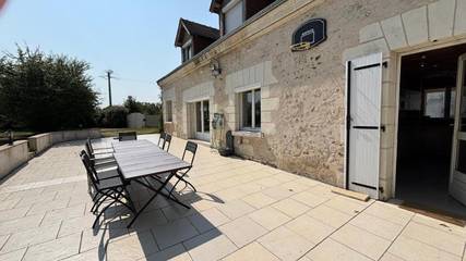 Gîte pour 13 personnes, avec vue et terrasse dans Vallères