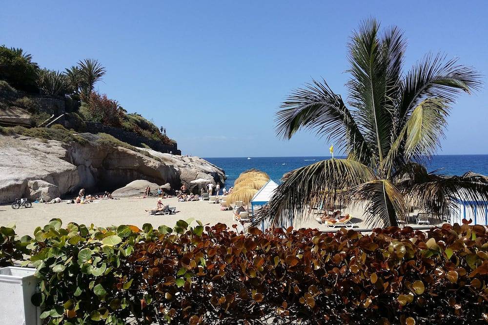 Entire apartment, Apartment Benimar with heated pool, large terrace, dishwasher, wifi, Sat-Tv in Playa del Duque, Adeje