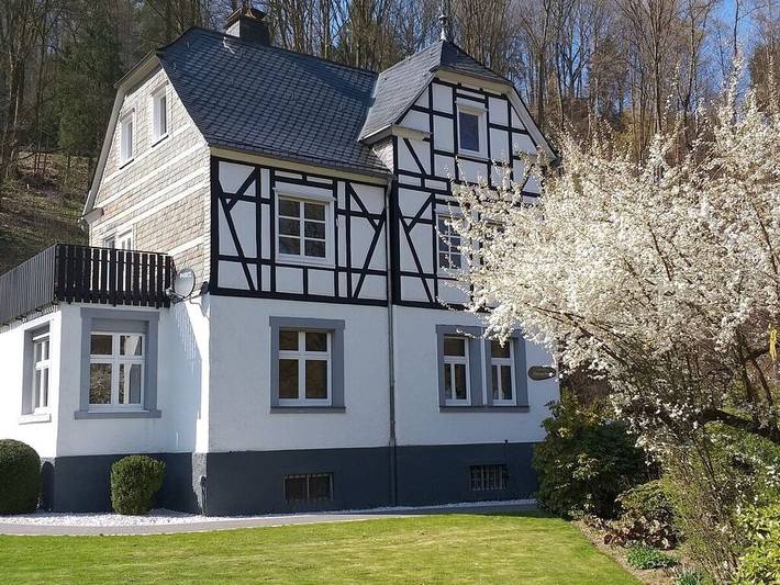Ferienhaus für 14 Personen, mit Garten und Balkon - 1