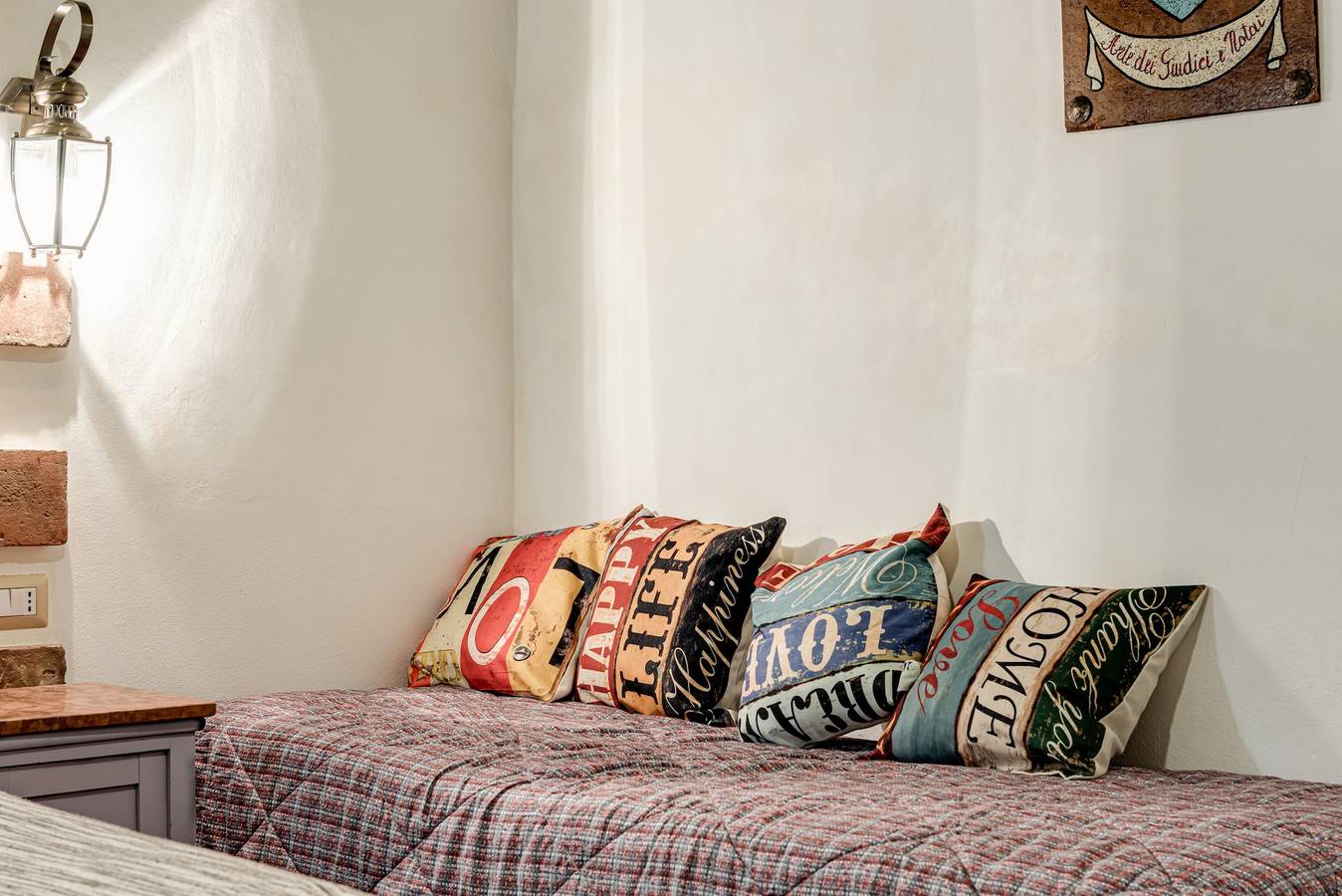 Entire apartment, Room 'Camera Matrimoniale 4' with Wi-Fi and Air Conditioning in Florence city center, Florence