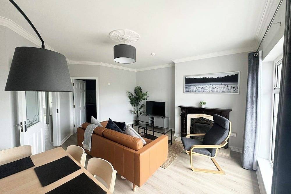 Apartamento entero, Modern and Spacious No. 6 - sleeps 6 - free parking in Galway, Condado de Galway