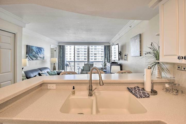 Vacation rental for 6 people, with balcony and pool in Daytona Beach