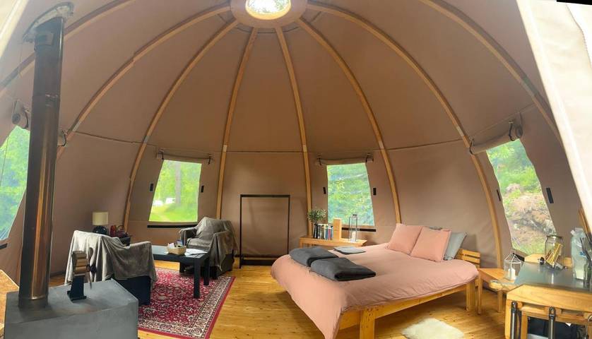 Camping für 2 Personen, mit Garten und Seeblick sowie Sauna und Ausblick in Schweden