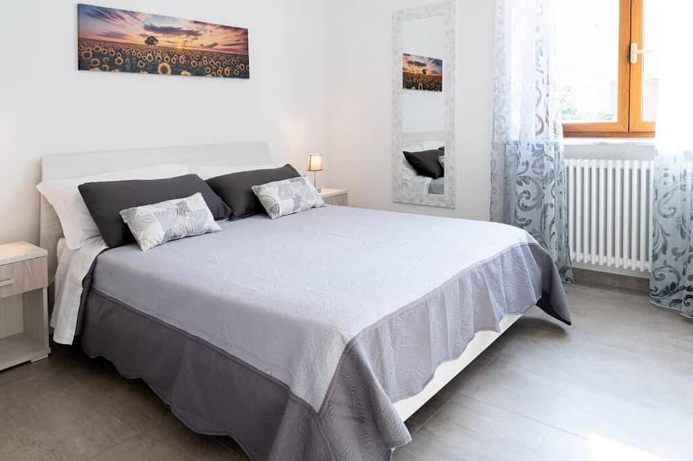 Ganze Wohnung, Apartment the Pomegranate, five minutes from the spa in Rapolano Terme, Siena Provinz