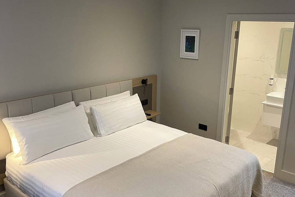 Domain luxury accommodation, 5 mins walk to centre\nkillarney , co Kerry in Scrahane, Killarney