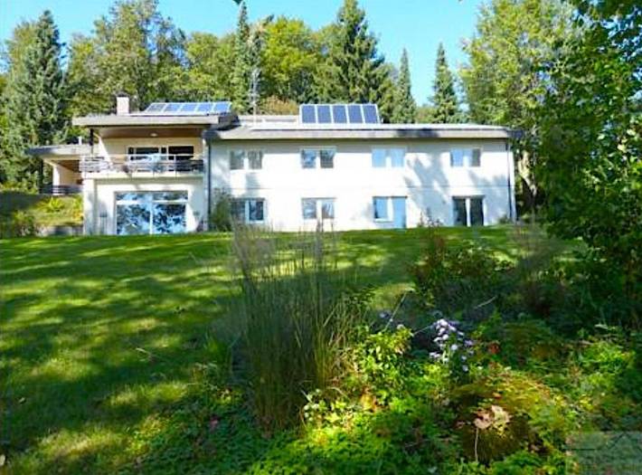 Ferienhaus für 12 Personen, mit Balkon und Terrasse sowie Garten und Ausblick in Rickenbach