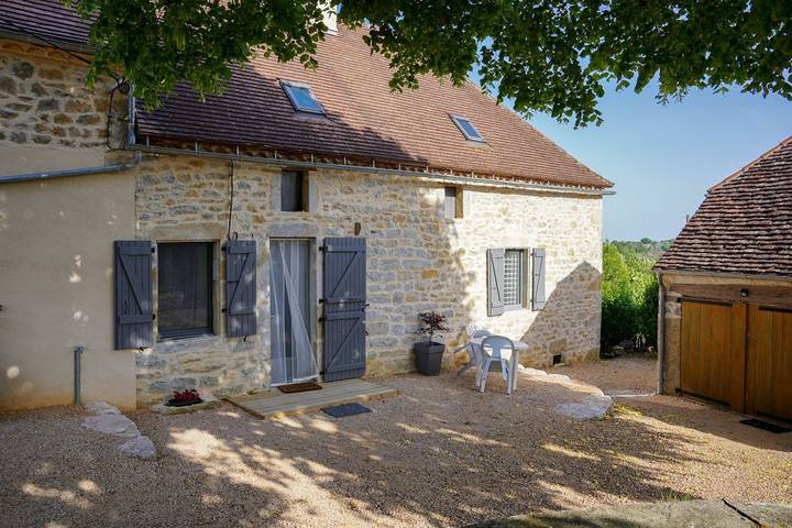Gîte pour 4 personnes, avec terrasse et jardin