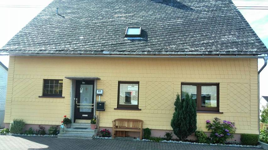 Ferienwohnung für 5 Personen, mit Garten und Terrasse im Westerwald