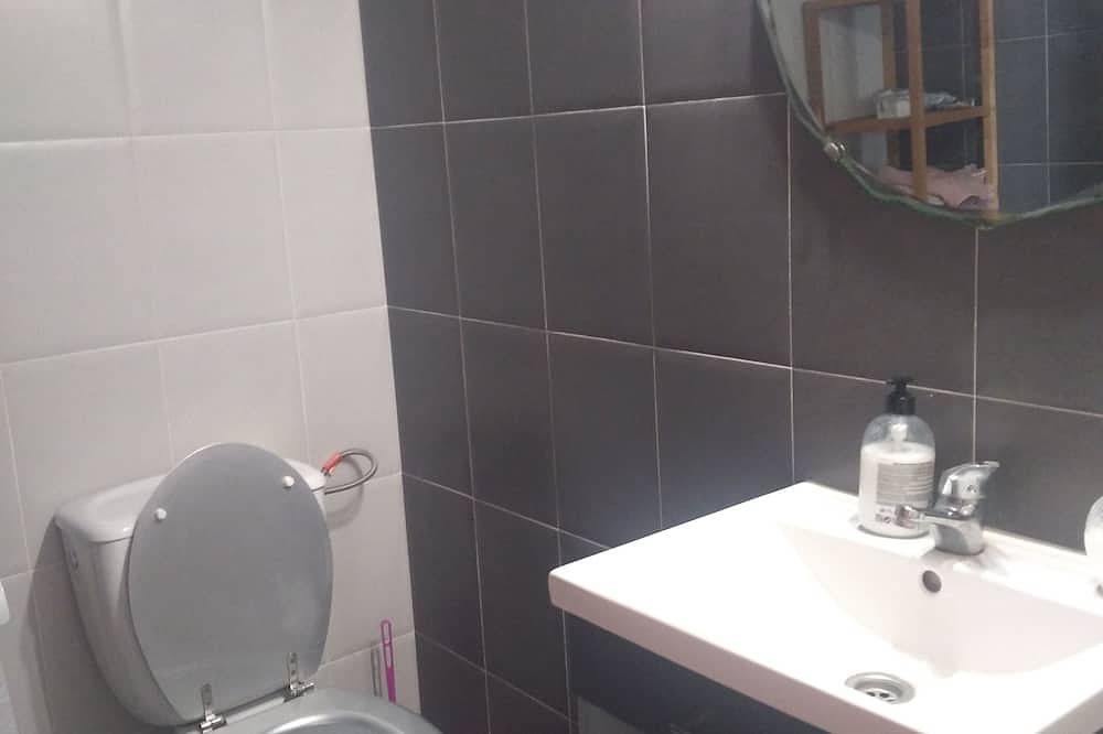 Ganze Wohnung, Schöne Familienwohnung 3 Minuten vom Strand entfernt in La Cala del Moral, Costa del Sol