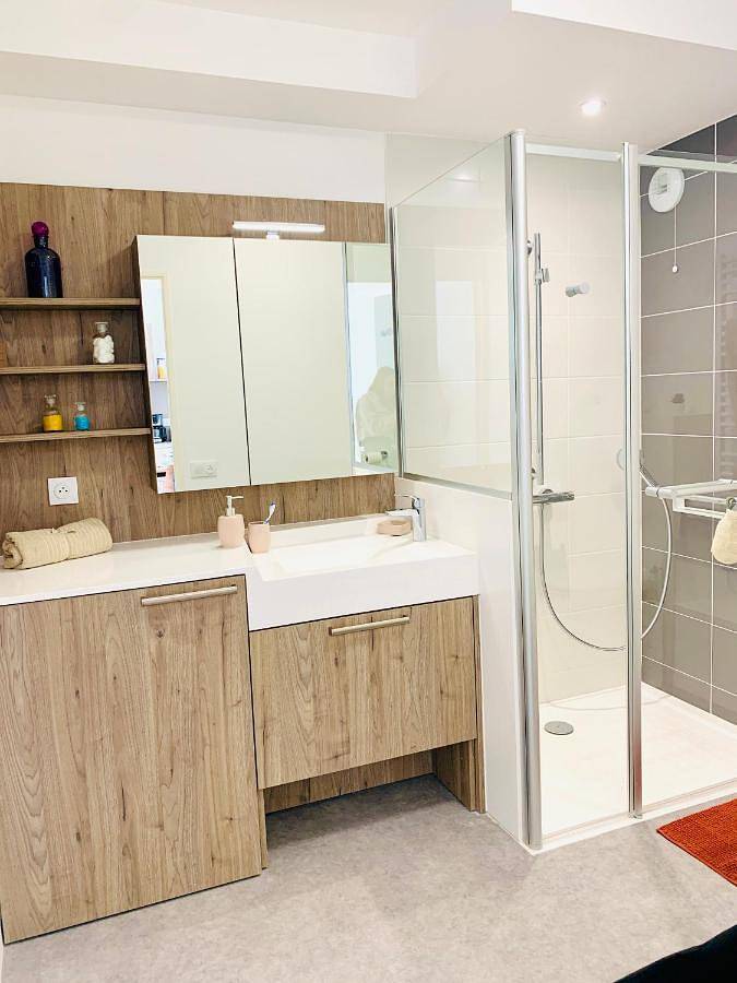 Location de vacances pour 2 personnes, avec piscine ainsi que sauna et jardin, animaux acceptés à Charnay-lès-Mâcon - 3