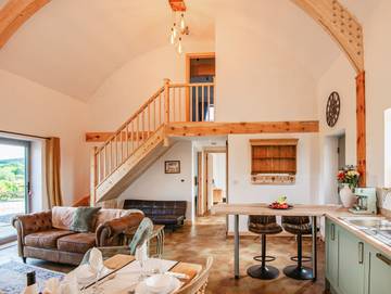 Glamping for 6 People in Herefordshire, Midlands, Photo 2