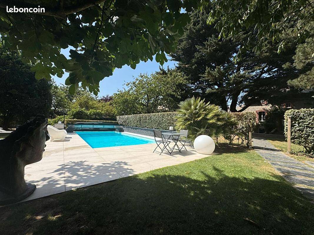Au domaine des anges, 3 gîtes luxueux avec Jacuzzi privatif, sauna, mini-piscine, piscine extérieure chauffée en saison in Bain-de-Bretagne, Région de Redon
