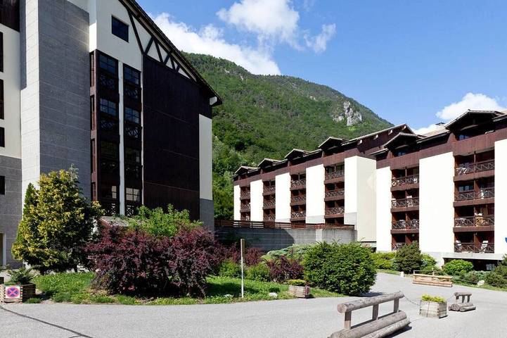 Apartamento entero, Amplio apartamento para 8 pers con balcón y WIFI in Brides-les-Bains, Massif de la Vanoise
