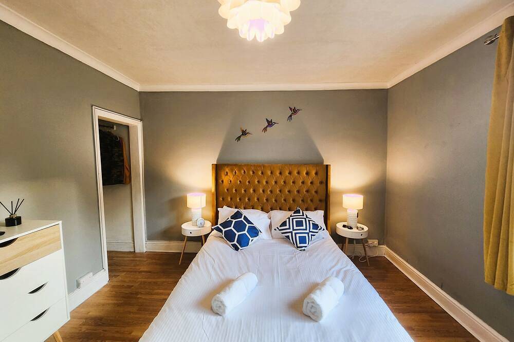 House near restaurants, park and pubs, perfect for pets! in Bristol, South West England