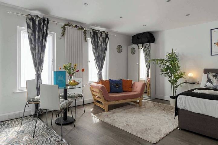 Apartment for 3 people, with garden, with pets in Exeter