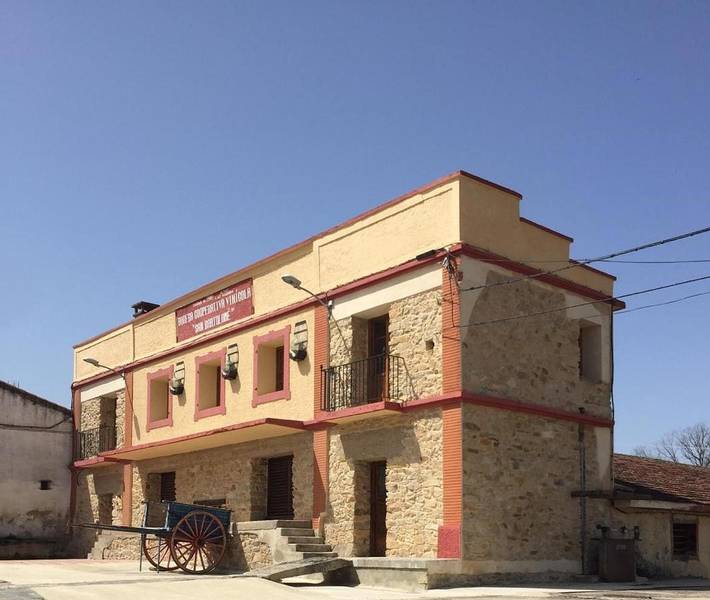 Casa rural para 13 personas, con Balcón y Terraza además de Jardín y Vistas en Comarca de Vitigudino