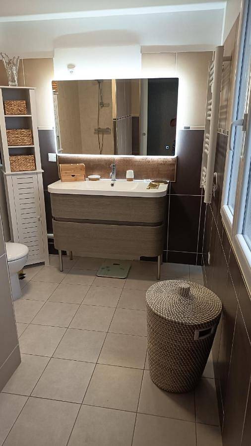 Gîte pour 6 personnes, avec jardin et jacuzzi à Chalifert