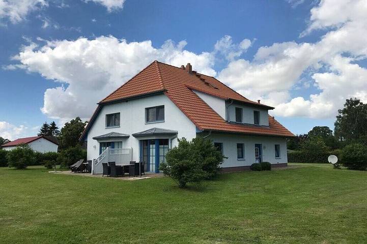 Ferienhaus für 7 Personen, mit Terrasse und Sauna in Garz/Rügen