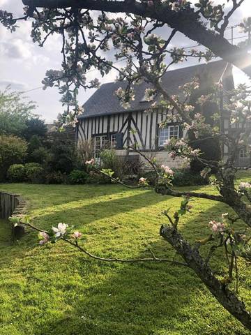 Location de vacances pour 4 personnes, avec vue ainsi que terrasse et jardin dans Livarot-Pays-d'Auge