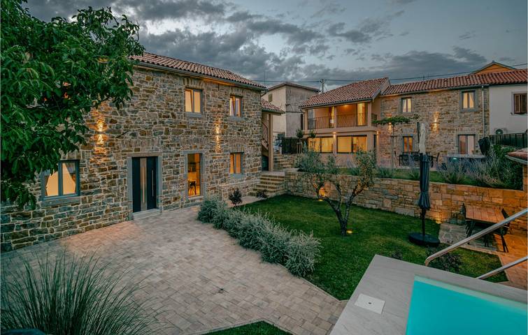 Ferienhaus für 14 Personen, mit Terrasse und Pool in Koper - 3