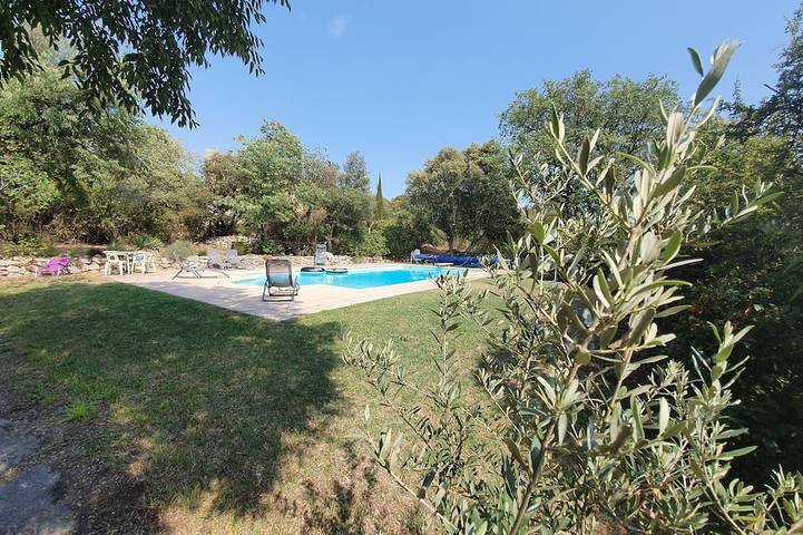 Villa pour 8 personnes, avec Terrasse et Jardin