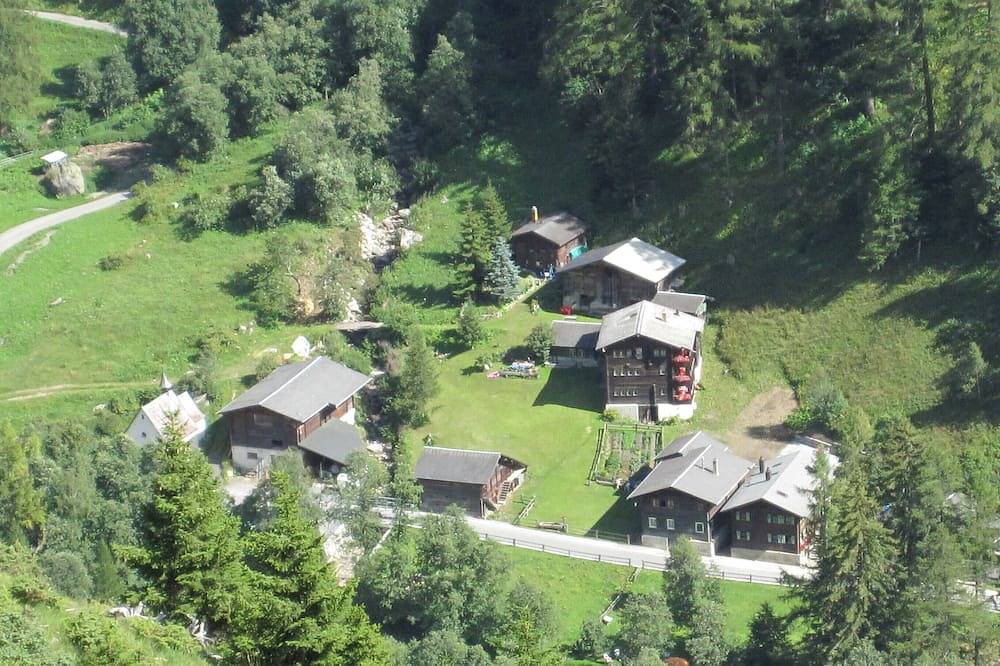 Ganze Wohnung, Chalet St. Michael 2, Ferienwohnung im Binntal, Wallis in Binn, Goms