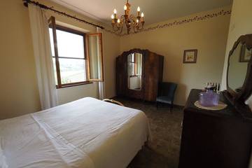 Villa for 6 People in San Gimignano, Siena Province, Photo 3