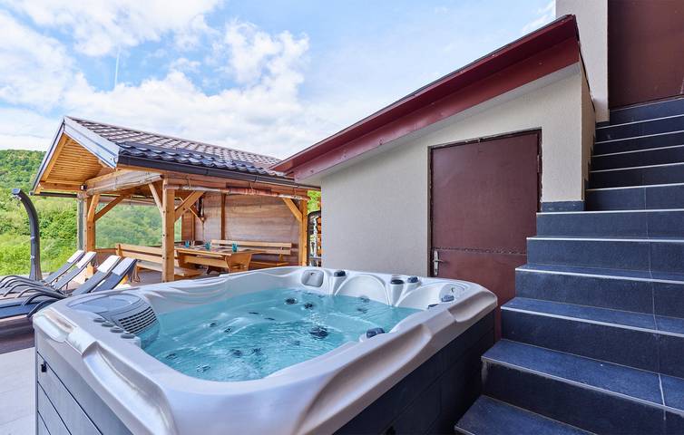 Ferienhaus für 9 Personen, mit Ausblick und Terrasse sowie Pool in Zagreb - 4