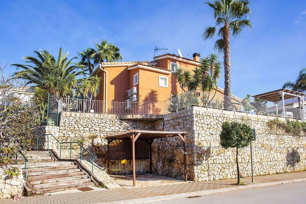 Preciosa casa de vacaciones privada con Wifi, piscina privada, A/C, Tv, patio y aparcamiento in Gata de Gorgos, Costa Blanca