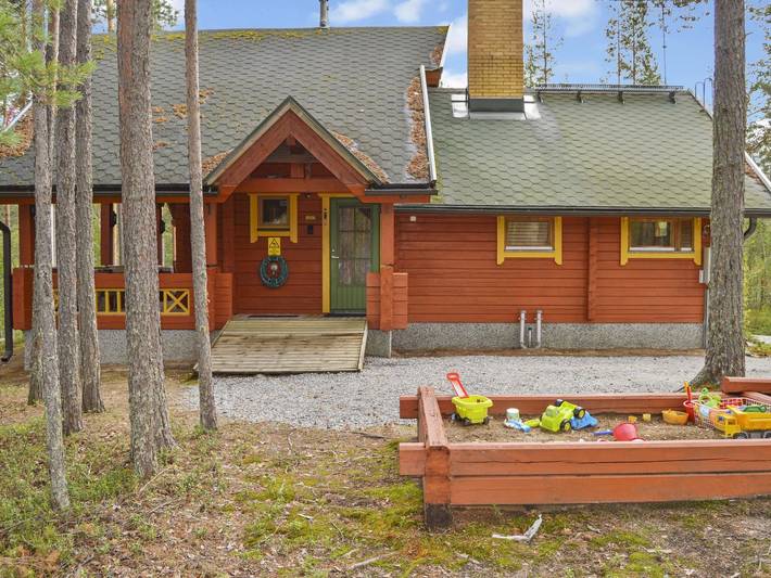 Villa käpytikka in Nordkarelien