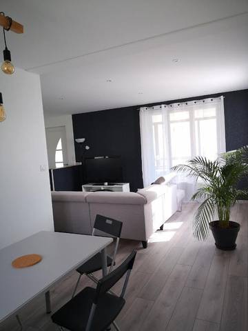 Gîte pour 4 personnes, avec jardin à Foucherans