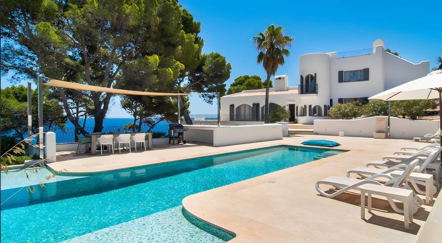 Casa de férias 'Blanca' com vista para o mar, Wi-Fi e ar condicionado in Cala Provencal, Capdepera
