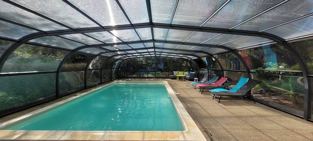 Manoir pour 15 personnes, avec piscine ainsi que jardin et jacuzzi