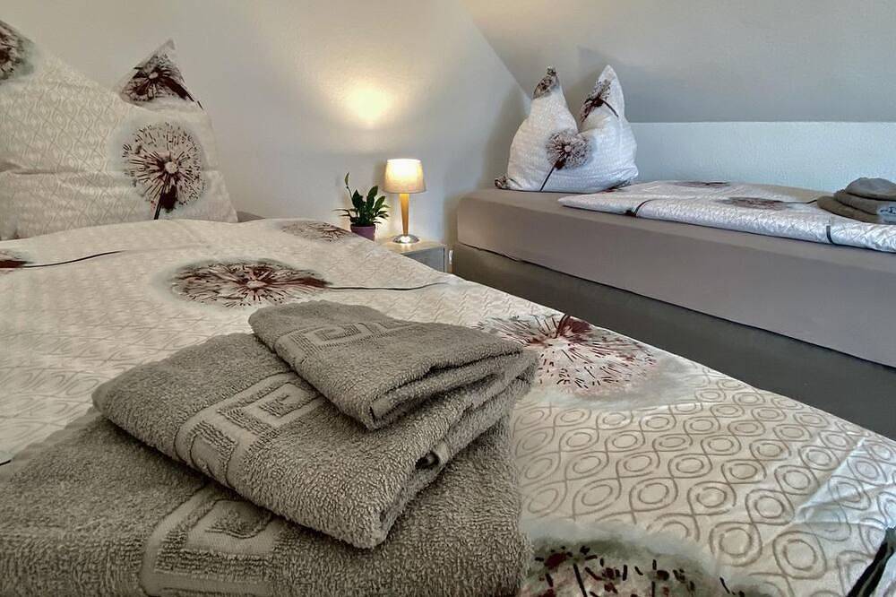 Wiesenhaus, Ferienhaus - 6-Bett-Ferienhaus Dusche/Wc, 3 Schlafräume in Manderscheid, Bernkastel-Kues & Umgebung