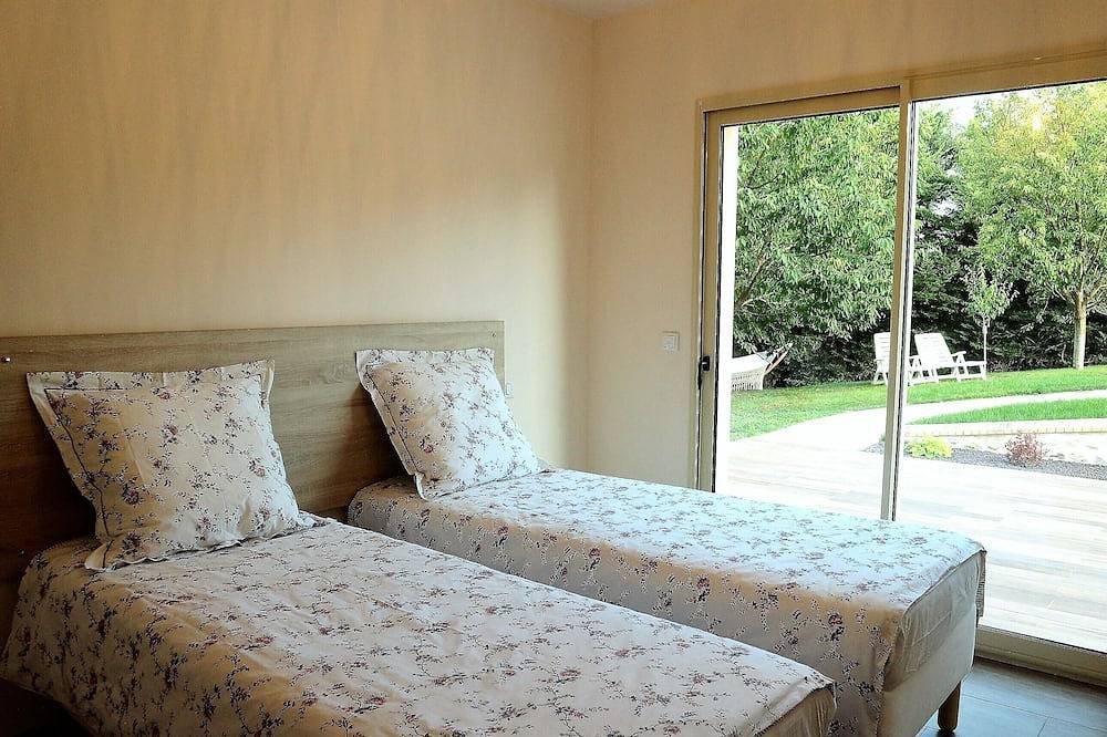 Villa (1-6 pers.) with heated indoor pool 30 minutes from Versailles in Montainville, Yvelines