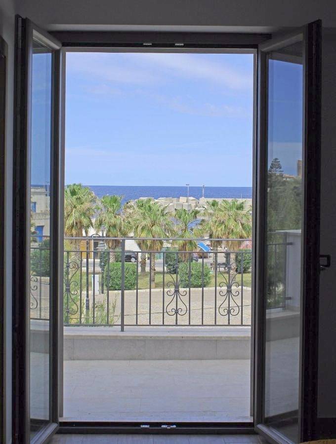 B&b per 3 persone, con Balcone e Terrazza nonché Panorama sull' Isola delle Femmine