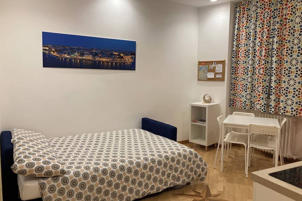 Appartamento intero, Camera a Sud Appartamento centralissimo con ingresso indipendente in Brindisi, Salento