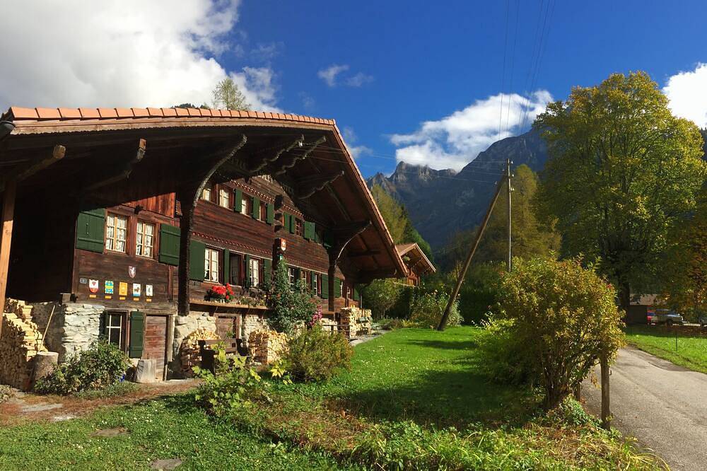 Historic chalet from 1714 in Plans-sur-Bex, Gryon-Villars-Les Diablerets in Les Plans-sur-Bex, Bex